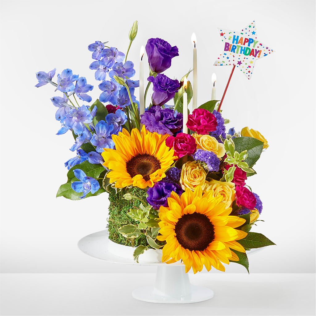 Star of the Day Floral Cake – Happy Events By Euna, Metuchen NJ